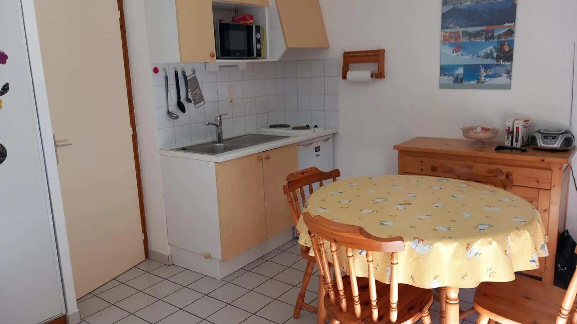 Studio Pour 3 Pers. A Chatel Avec Balcon, Parking, Pres Navettes Et Centre. Exposition Sud/Ouest. - Fr-1-676-115
